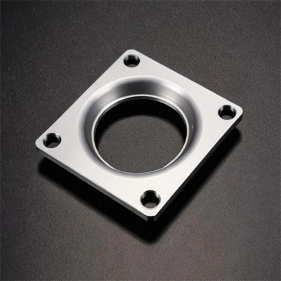 Qual o efeito da anodização no isolamento elétrico de um material?